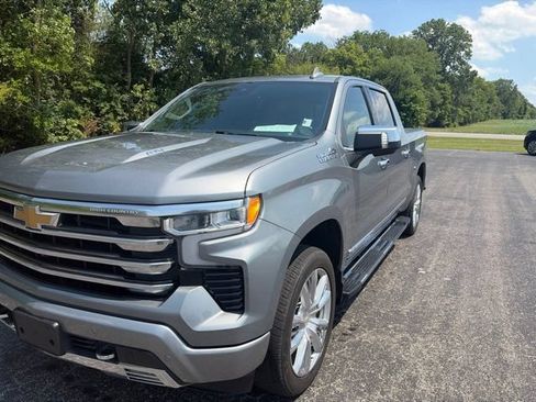 Used 2023 Chevrolet Silverado 1500 High Country w/ High Country Premium Package AWD/4WD image 4