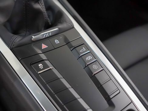 New 2025 Porsche 718 Cayman image 31