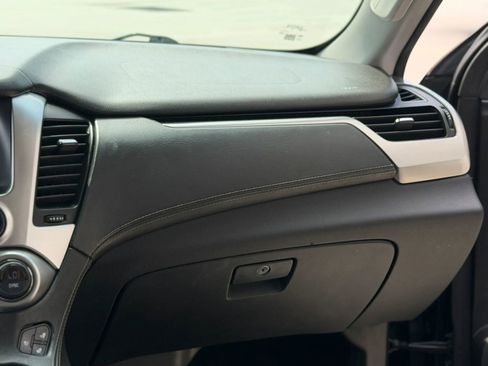 Used 2017 Chevrolet Suburban Premier AWD/4WD image 31
