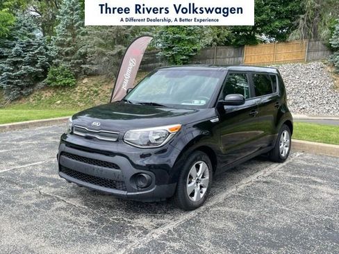Used 2017 Kia Soul w/ Convenience Package FWD image 1