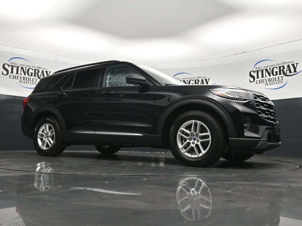 Used 2025 Ford Explorer Active RWD image 35