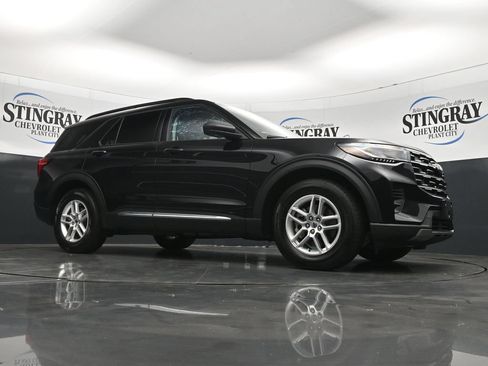 Used 2025 Ford Explorer Active RWD image 35