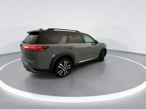 Used 2024 Nissan Pathfinder Platinum w/ Cargo Package AWD/4WD image 8