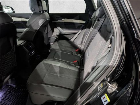 Used 2021 Audi Q5 e Premium Plus w/ Premium Plus Package image 19