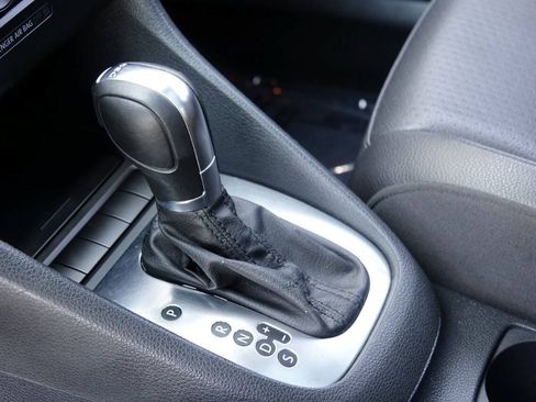 Used 2012 Volkswagen Jetta TDI FWD image 58
