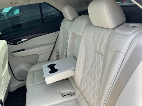 Used 2023 Buick Envision Avenir image 3