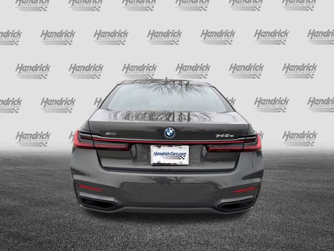Used 2022 BMW 745e xDrive w/ M Sport Package image 9