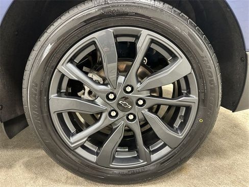 Used 2022 Chevrolet Equinox RS w/ Infotainment Package image 14