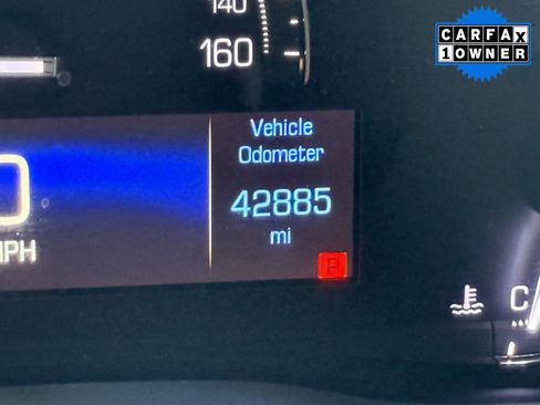 Used 2017 Cadillac XT5 Luxury w/ Driver Awareness Package image 22