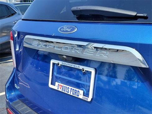 Certified 2023 Ford Explorer XLT w/ Equipment Group 202A image 31