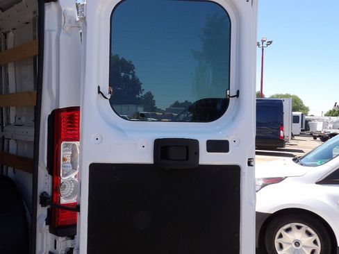 Used 2025 RAM ProMaster 2500 w/ U-Haul Equipment Group FWD image 25