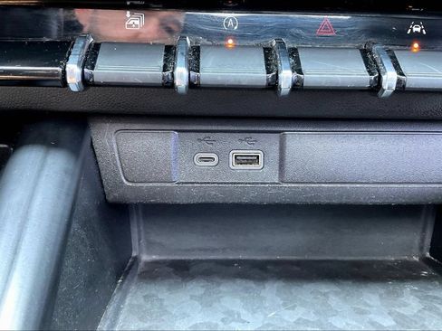Used 2023 GMC Canyon AT4 w/ LPO, Skid Plate Package AWD/4WD image 15