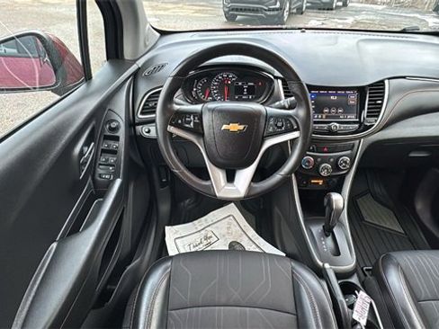 Used 2021 Chevrolet Trax LT w/ Driver Confidence Package image 12