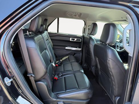 Used 2023 Ford Explorer XLT w/ Equipment Group 202A image 18