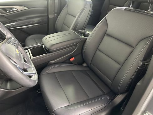 Used 2026 Chevrolet Traverse LT image 24