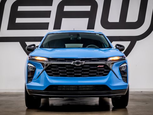 Used 2024 Chevrolet Trax RS FWD image 4