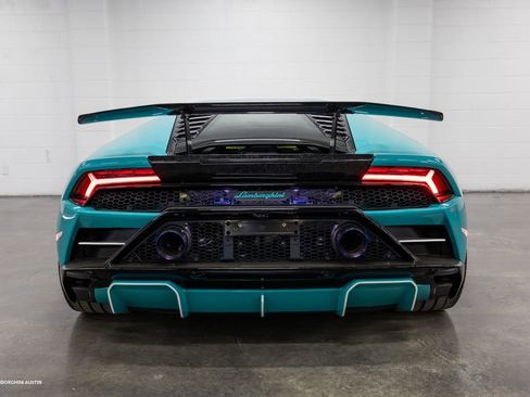 Used 2022 Lamborghini Huracan EVO RWD image 8
