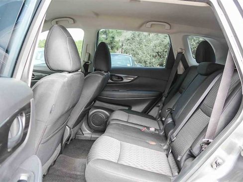 Used 2020 Nissan Rogue S image 16