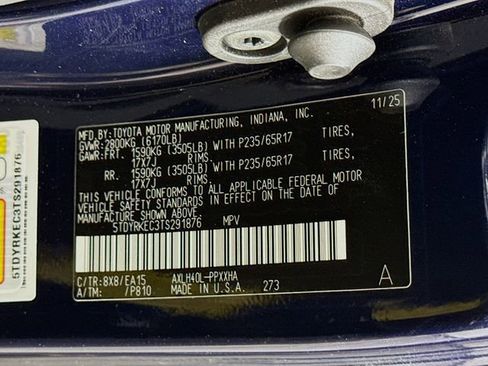 Used 2026 Toyota Sienna XLE FWD image 32