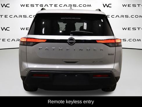 Used 2024 Nissan Pathfinder SV image 7