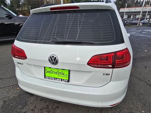 Used 2016 Volkswagen Golf S image 15