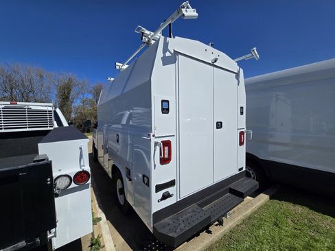 New 2025 Ford E-350 and Econoline 350 Super Duty w/ Power Equipment Group image 4