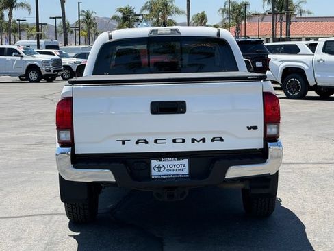 Used 2022 Toyota Tacoma SR5 RWD image 7