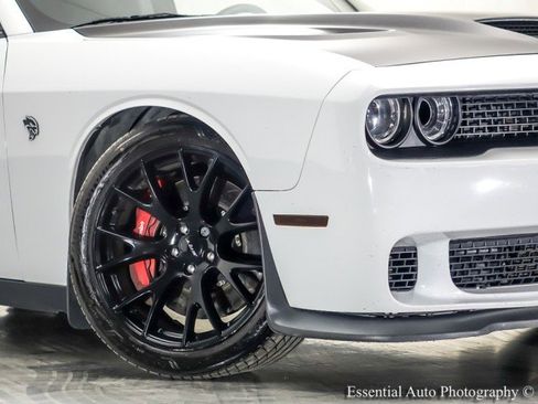 Used 2016 Dodge Challenger SRT Hellcat RWD image 3