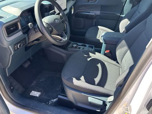 New 2025 Ford Maverick XL image 10