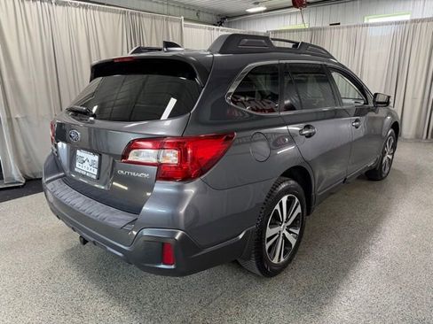 Used 2019 Subaru Outback 2.5i Limited AWD/4WD image 4