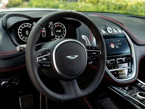 Used 2021 Aston Martin DBX AWD/4WD image 13