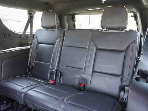 Used 2024 Chevrolet Suburban Premier RWD image 24