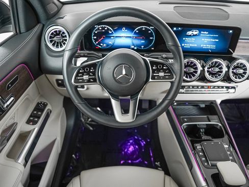 Certified 2023 Mercedes-Benz EQB 300 4MATIC image 15