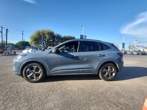 Used 2023 Ford Escape ST-Line w/ Tech Pack #1 image 4