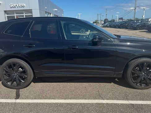 Used 2025 Volvo XC60 B5 Ultra w/ Protection Package Premier AWD/4WD image 4