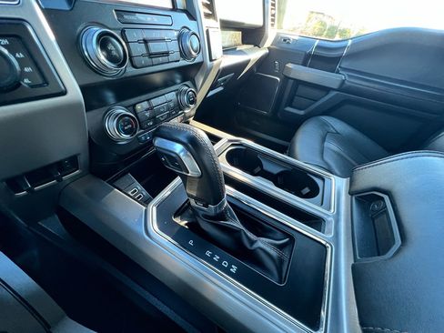 Used 2019 Ford F150 Platinum image 35