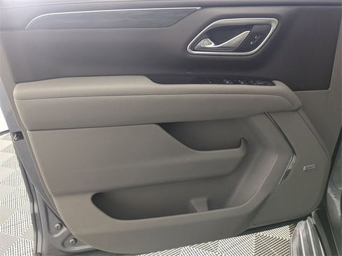 Used 2021 GMC Yukon XL SLT w/ SLT Luxury Plus Package image 9