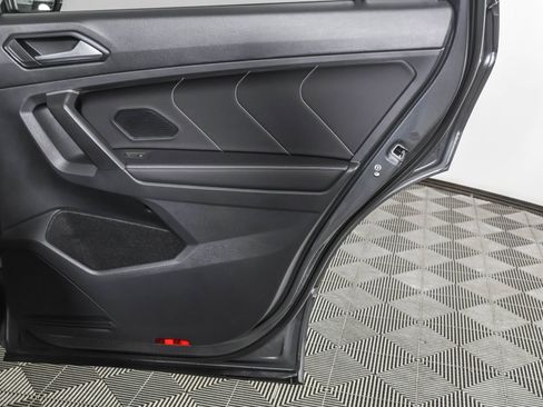 Used 2024 Volkswagen Tiguan SEL R-Line image 44