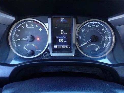 Used 2016 Toyota Tacoma SR5 w/ SR5 Appearance Package (SN) image 20