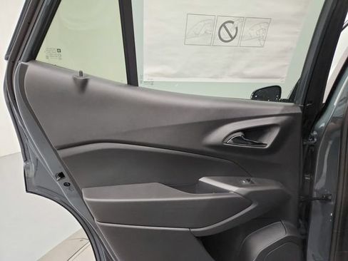 New 2026 Chevrolet Trax LT w/ LT Convenience Package FWD image 31