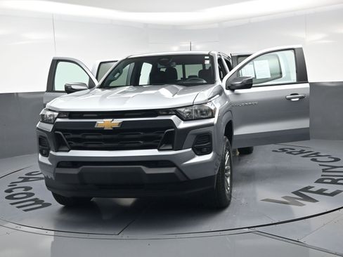 Used 2024 Chevrolet Colorado LT w/ LT Convenience Package II image 21