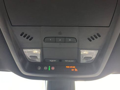 Used 2023 Buick Enclave Essence FWD image 25