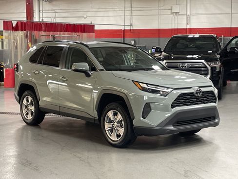 Certified 2022 Toyota RAV4 XLE w/ Convenience Package image 2
