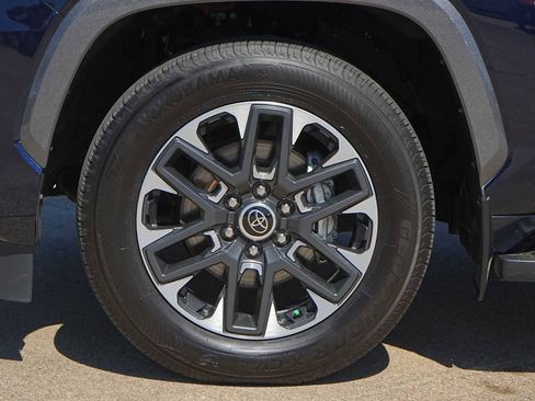 Used 2024 Toyota Sequoia Limited image 7