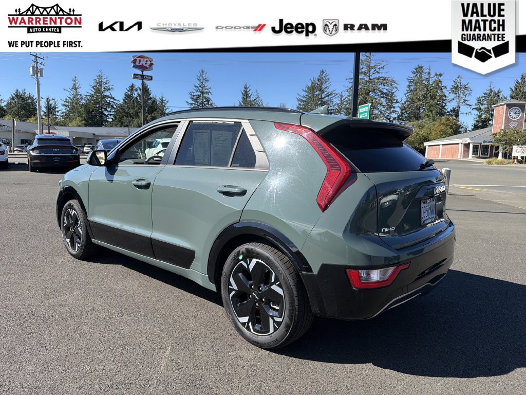 Used 2023 Kia Niro Wind w/ Wind Preserve Package FWD image 4