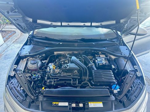 Used 2025 Volkswagen Jetta SE image 32