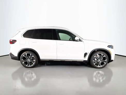 New 2026 BMW X5 xDrive50e w/ Premium Package image 8