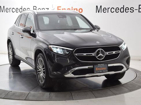 Certified 2025 Mercedes-Benz GLC 300 4MATIC image 8