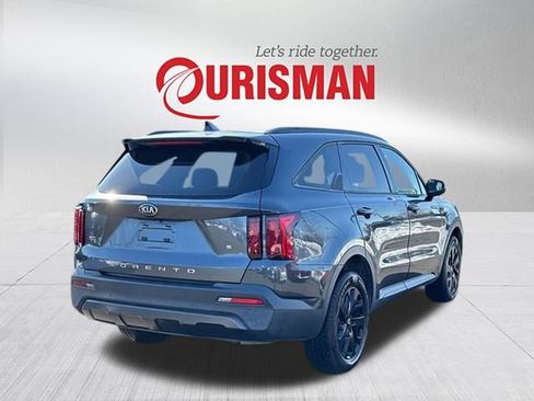 Used 2021 Kia Sorento S w/ Panoramic Sunroof Package image 2
