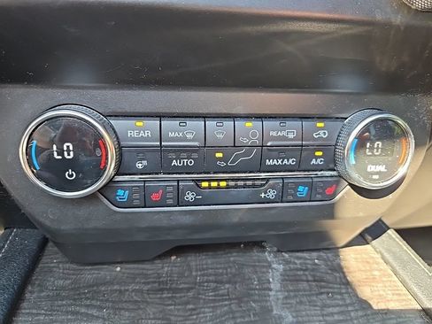 Used 2019 Ford Expedition Limited w/ Driver Assistance Package AWD/4WD image 13